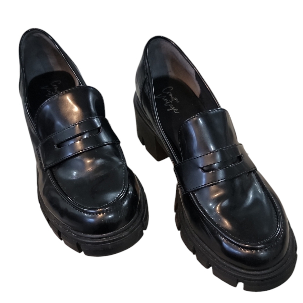 Crown Vintage Lane Loafer, size 9